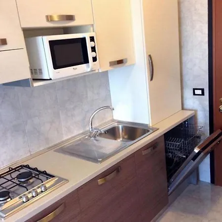 Spend Your In Our Beautiful Flat-beahost דירה