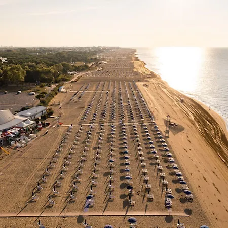 Spend Your In Our Beautiful Flat-beahost *